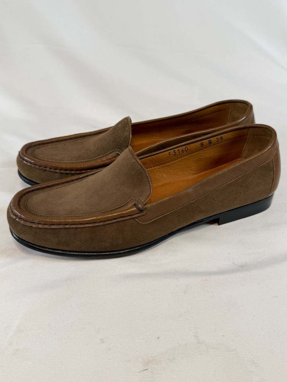 Cole Haan Womens Brown Suede Leather Loafers Size 8 B F3160 Made in Italy Classi